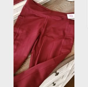 NWT Leggings with Pockets!